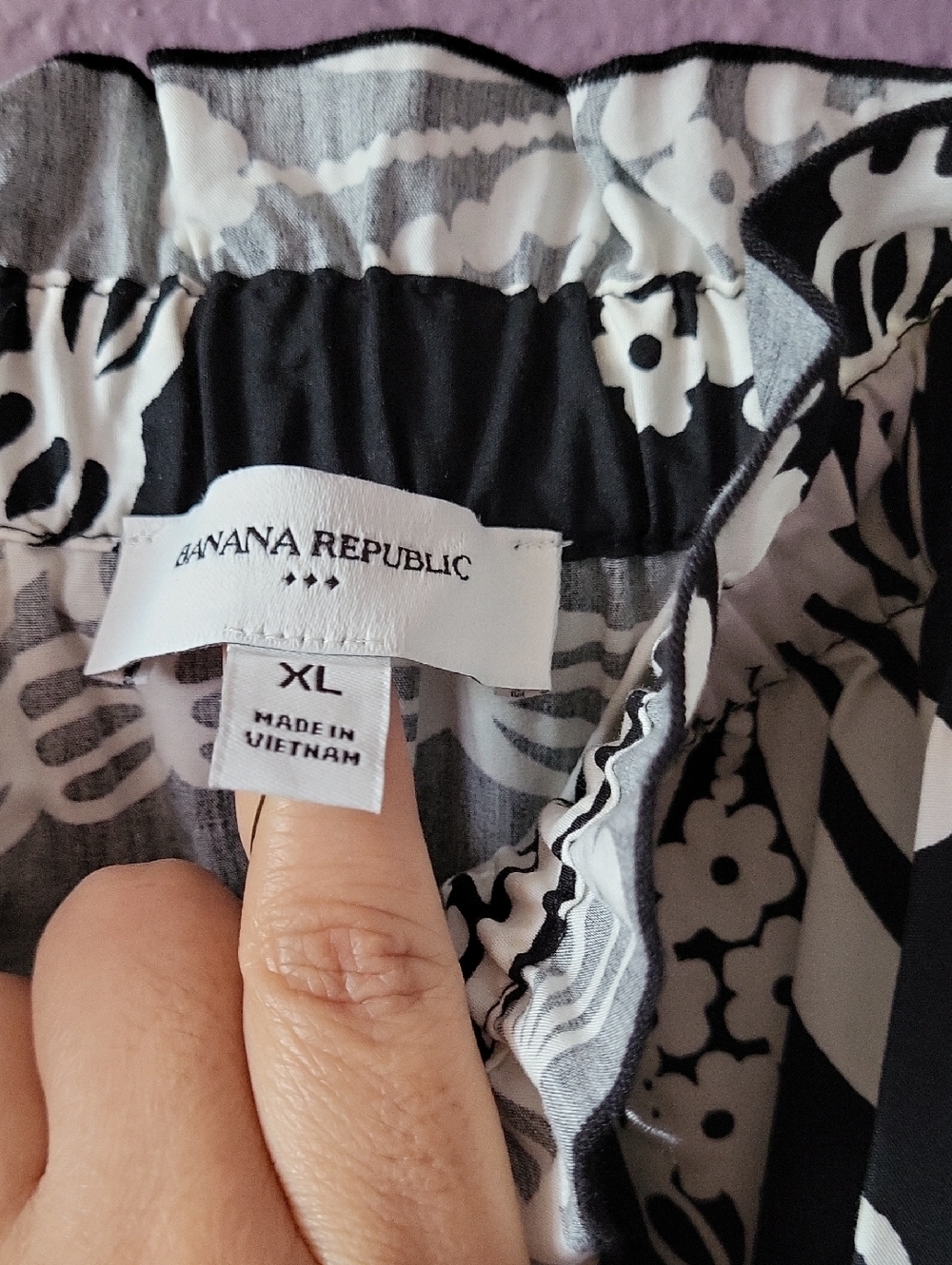 Banana Republic Black and White Floral Midi Dress - Picture 4 of 12